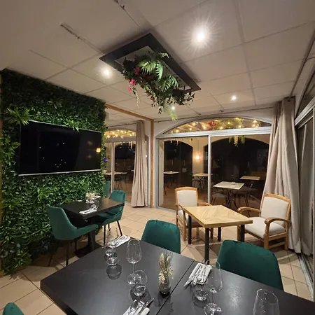 Acapella Restaurant Hotel