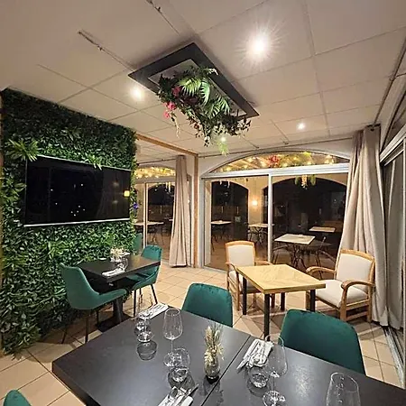 Acapella Restaurant Hotel 3*